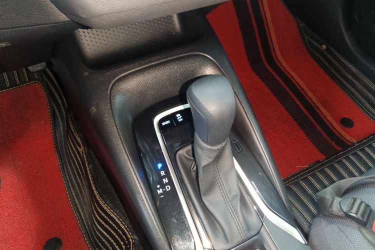 丰田 雷凌 2021款 TNGA 1.5L CVT进取版局部细节18