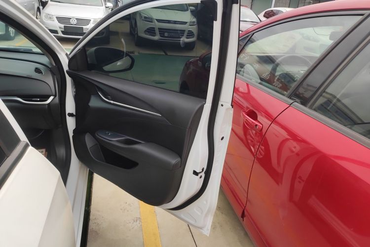 别克 英朗 2021款 改款 典范 1.5L 自动精英型中控内饰42