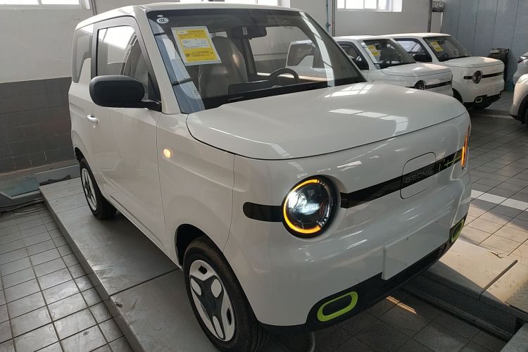 吉利银河 熊猫 2025款 210km 元气熊车身外观3