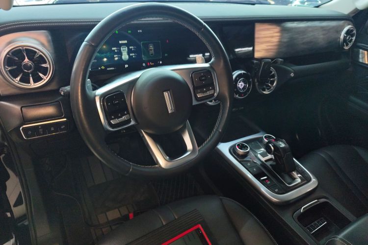 坦克300 2021款 越野版 2.0T 征服者中控内饰12