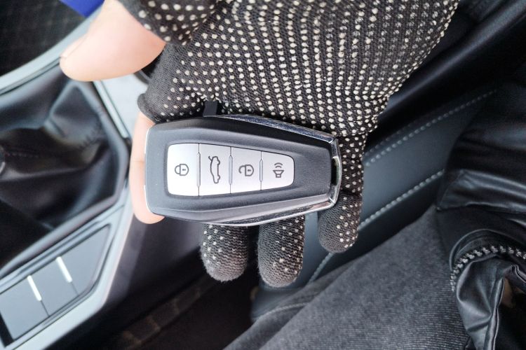 吉利汽车 帝豪 2021款 UP 1.5L 手动舒适型中控内饰11