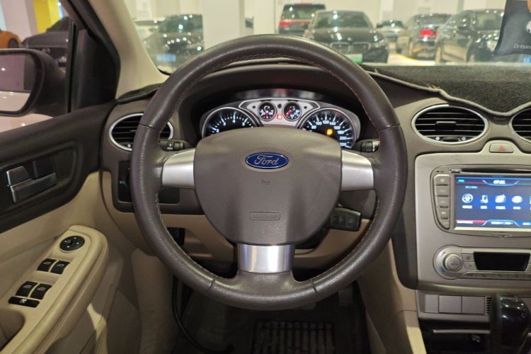 福特 福克斯 2013款 两厢经典 1.8L 自动时尚型局部细节13