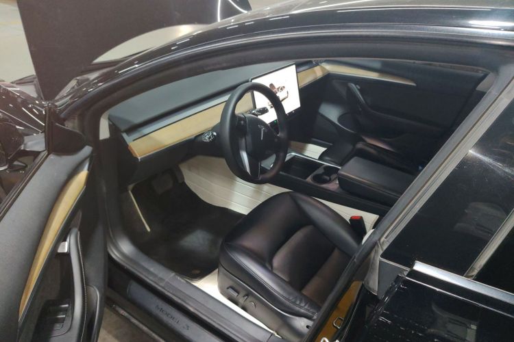 特斯拉 Model 3 2022款 后轮驱动版中控内饰20