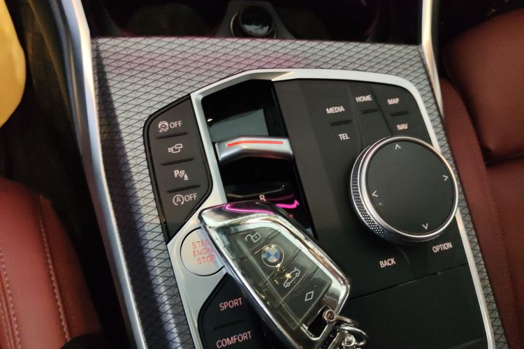 宝马3系 2025款 330Li M运动曜夜套装中控内饰18