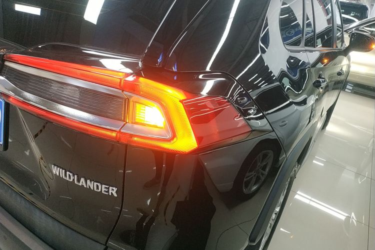 丰田 威兰达 2020款 2.0L CVT两驱豪华版车身外观9