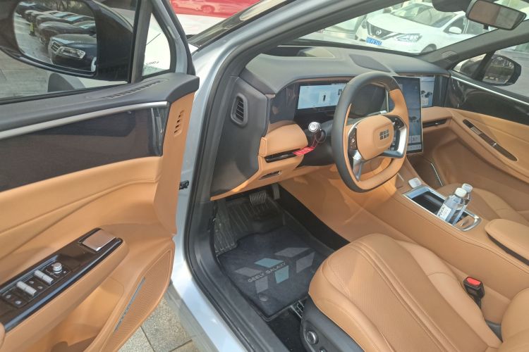 吉利银河 银河L7 2025款 EM-i 115km 探索+版中控内饰20