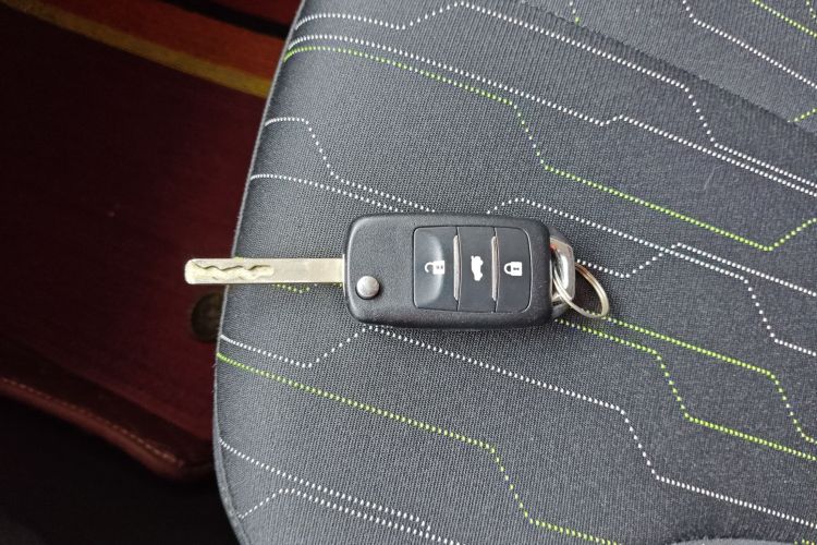 长安欧尚 奔奔E-Star 2021款 国民版 心悦版（快充版）磷酸铁锂（31.95kWh）中控内饰11