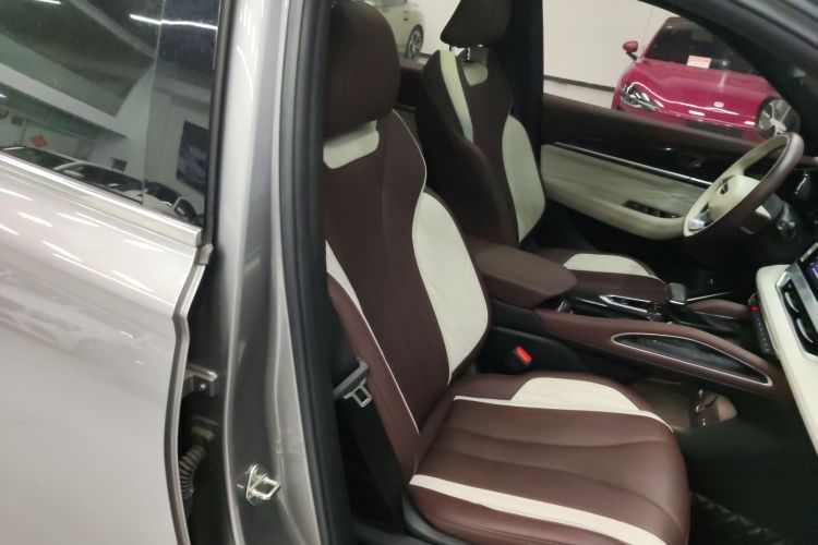 吉利汽车 星越L 2024款 2.0TD 高功自动两驱云起版局部细节41