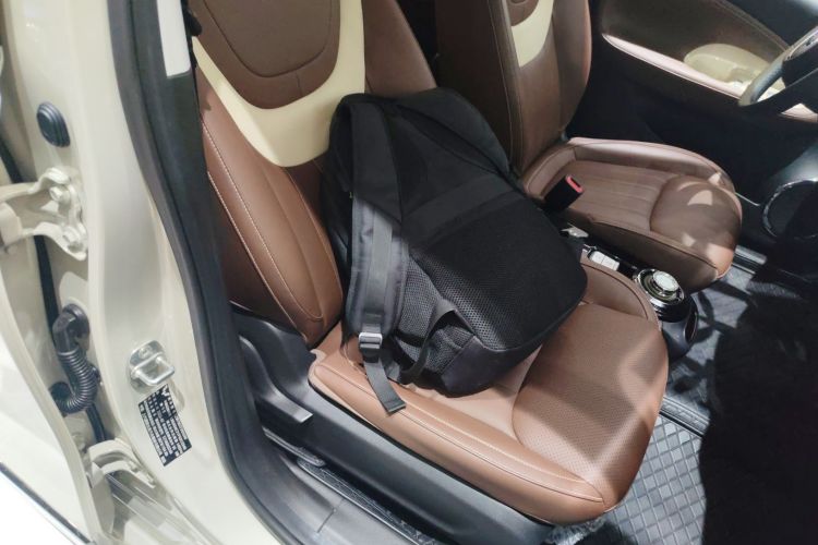 五菱汽车 五菱缤果 2023款 333km 灵犀互联+款局部细节41