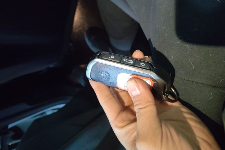 宝马iX1 2025款 eDrive25L M运动套装中控内饰7001