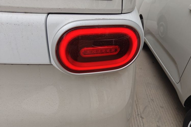 五菱汽车 宏光MINIEV 2024款 第三代 215km 青春版车身外观9