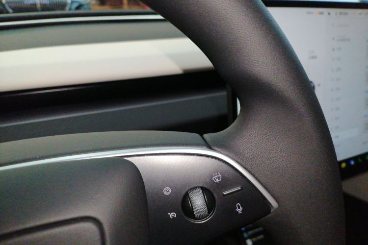 特斯拉 Model 3 2025款 后轮驱动版中控内饰18