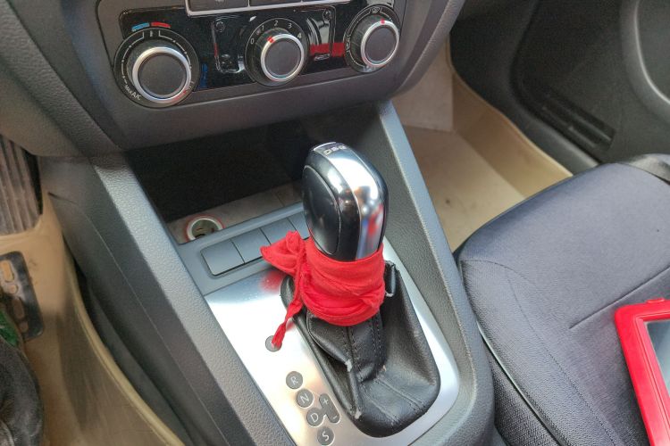 大众 速腾 2014款 1.4TSI 自动时尚型中控内饰18