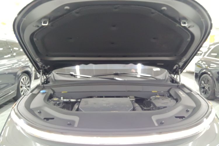 理想汽车 理想L9 2022款 Max机舱底盘24