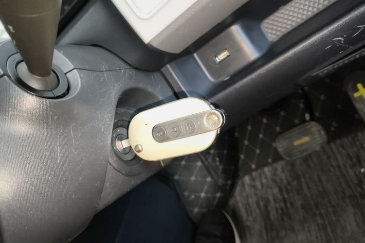 五菱汽车 宏光MINIEV 2022款 GAMEBOY 300km 玩咖款 磷酸铁锂中控内饰11