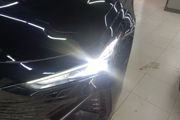 长安UNI-V 2023款 1.5T 尊贵型局部细节36