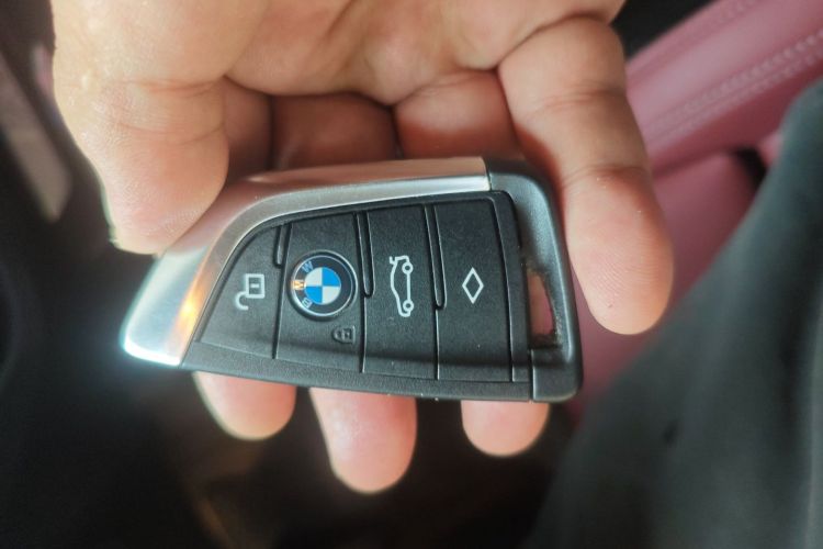 宝马iX3 2024款 创领型中控内饰11