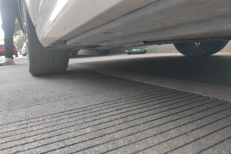 比亚迪 秦PLUS 2023款 冠军版 EV 420KM领先型局部细节9004