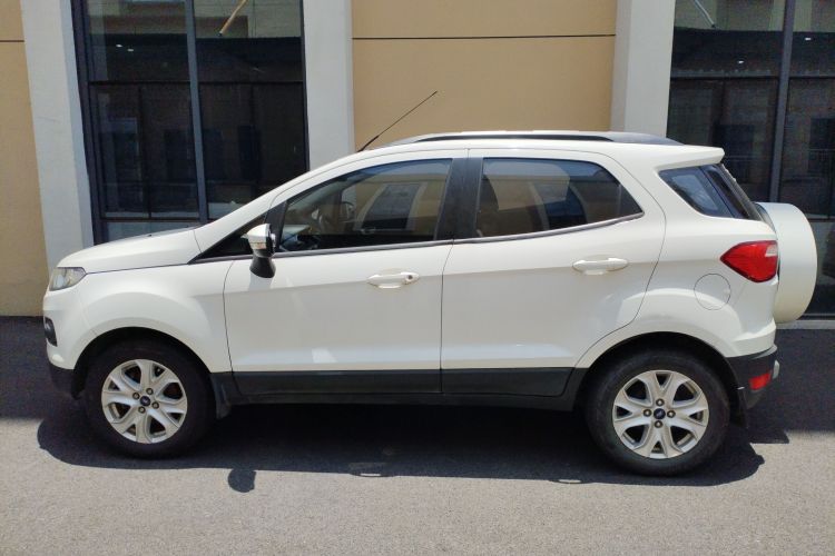 福特 翼搏 2013款 1.5L 手动风尚型车身外观4