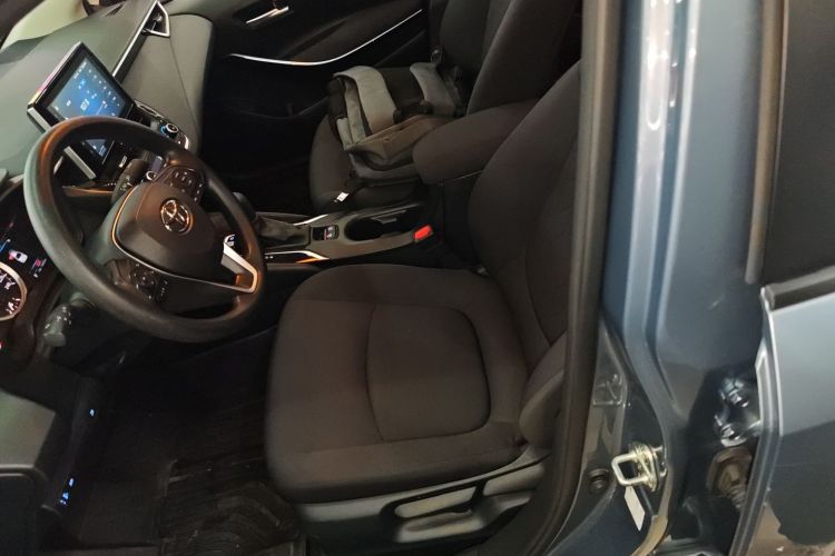 丰田 卡罗拉 2021款 双擎 1.8L E-CVT精英版中控内饰19