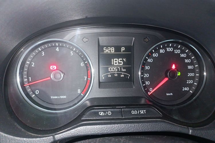 大众 Polo 2014款 1.6L 自动舒适版中控内饰14