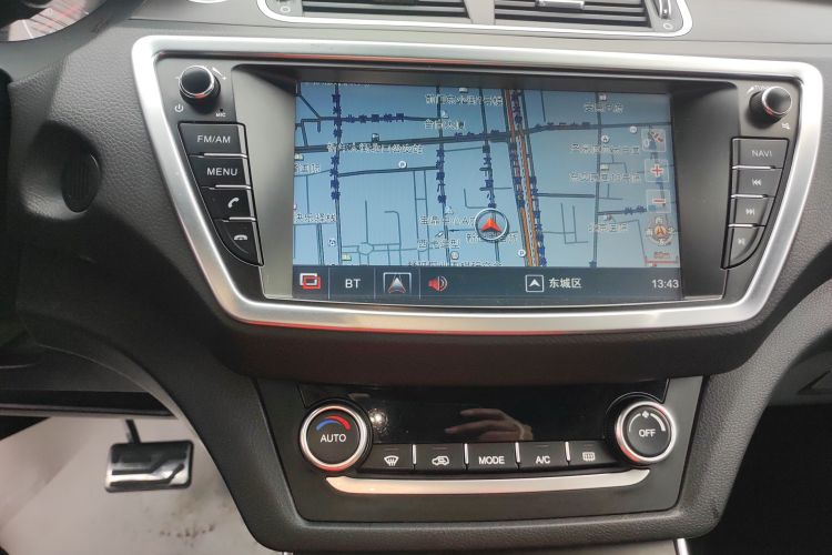 陆风X7 2016款 2.0T 全景尊贵版局部细节16