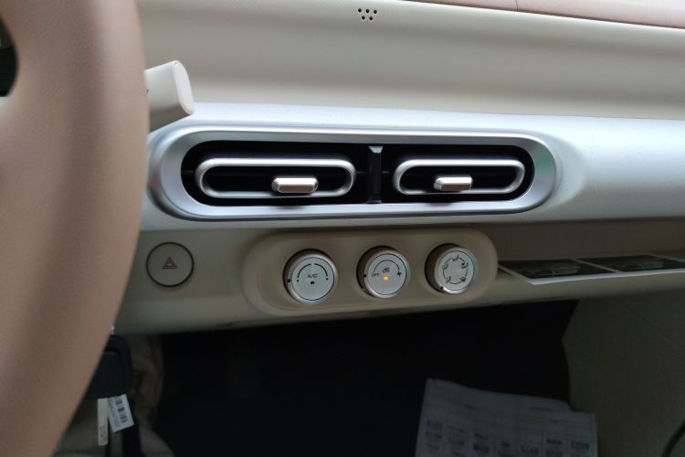 五菱汽车 宏光MINIEV 2024款 第三代 215km 青春版局部细节16