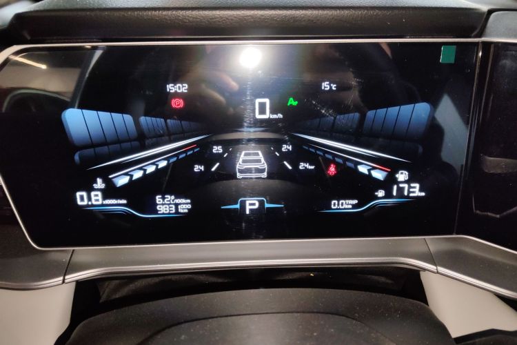 吉利汽车 2024款 缤瑞COOL 1.5T DCT冠军版中控内饰14