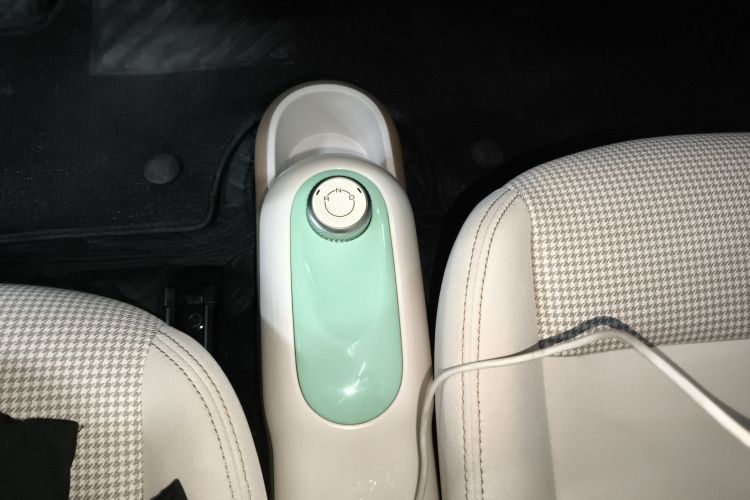 五菱汽车 宏光MINIEV 2025款 四门版 进阶款中控内饰18