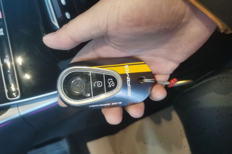 奔驰C级 2022款 C 260 L 运动版中控内饰7001