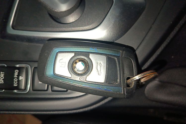 宝马3系GT 2019款 320i M运动套装中控内饰7001