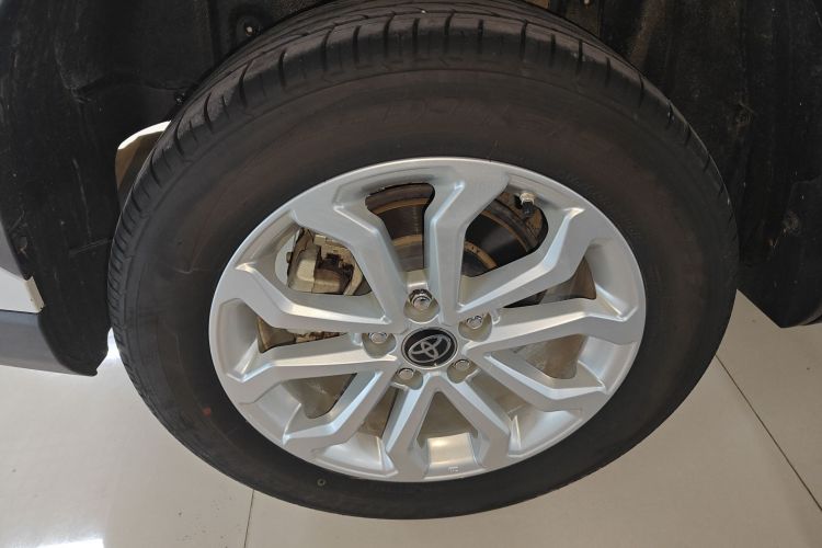 丰田 锋兰达 2023款 2.0L CVT精英版车身外观6008