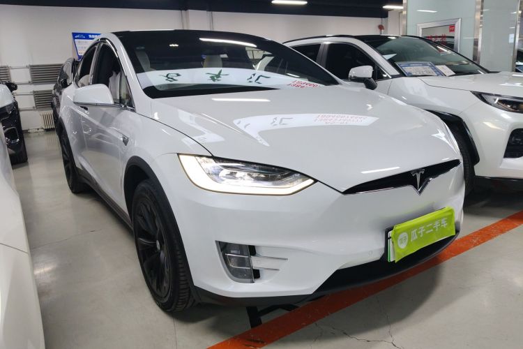 特斯拉 Model X 2019款 长续航版车身外观3