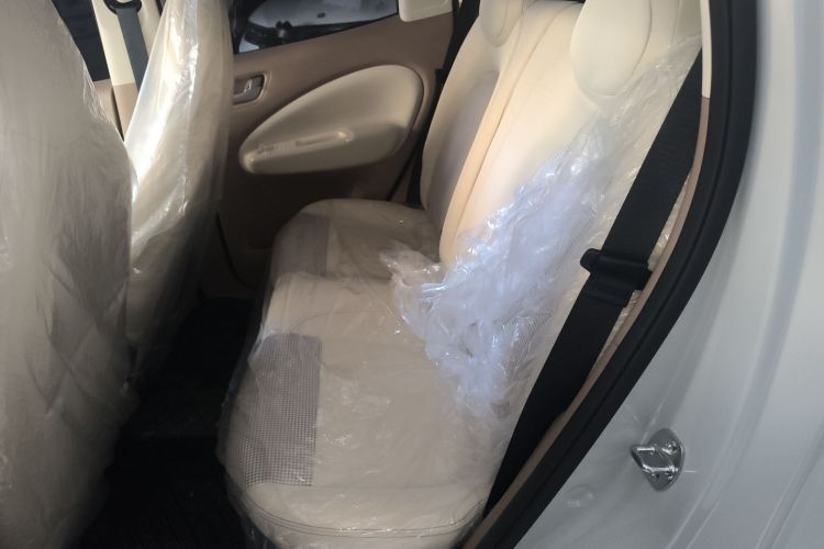 五菱汽车 宏光MINIEV 2025款 四门版 进阶款中控内饰7004