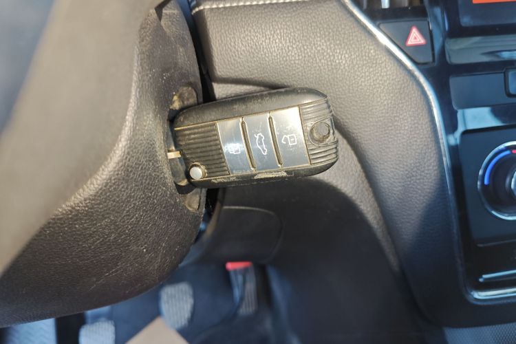 荣威RX5 2018款 20T 两驱手动旗舰版中控内饰11