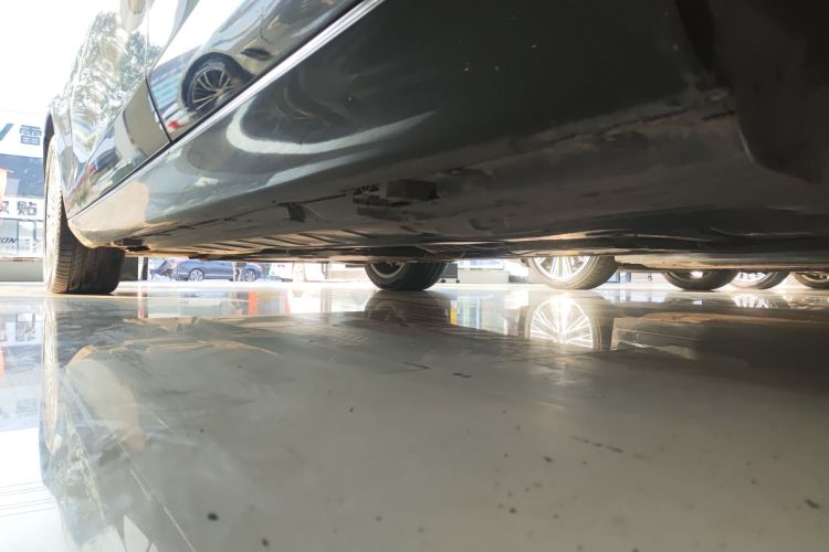 奔驰E级 2020款 E 300 L 时尚型局部细节9002