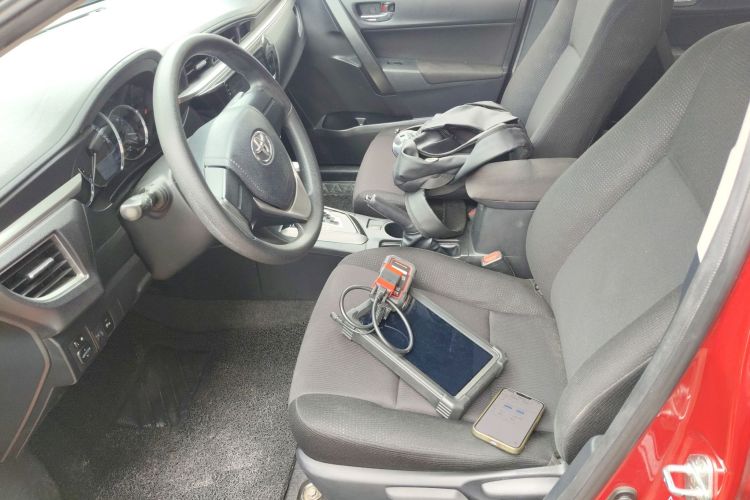 丰田 雷凌 2014款 1.6G CVT精英版中控内饰19