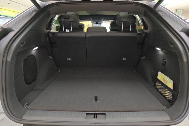 小鹏G7 2025款 702 超长续航 Max机舱底盘23