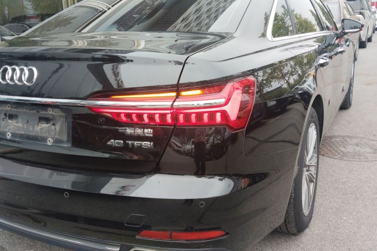 奥迪A6L 2021款 40 TFSI 豪华致雅型车身外观9