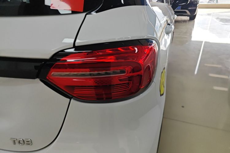 零跑汽车 零跑T03 2025款 310舒享版车身外观9