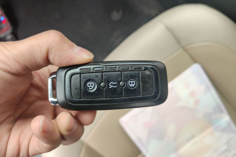 观致3 2014款 三厢 1.6L 自动致悦型中控内饰11