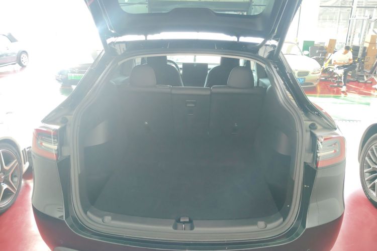 特斯拉 Model Y 2021款 标准续航后驱版局部细节23