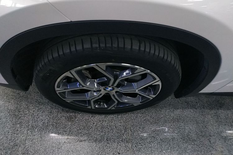 宝马X1 2022款 sDrive25Li 领先型车身外观6007