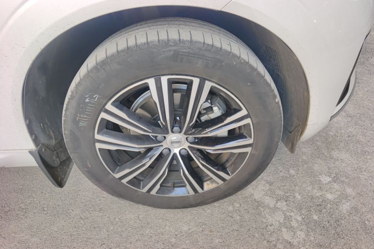 沃尔沃XC60 2022款 B5 四驱智逸豪华版车身外观10