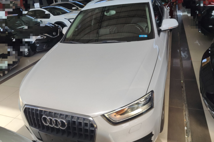 奥迪Q3 2015款 30 TFSI 舒适型车身外观2