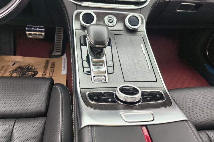 红旗H9 2022款 2.0T 智联旗享版中控内饰18