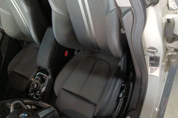 宝马2系(进口) 2023款 225i 四门轿跑车 M运动套装局部细节19