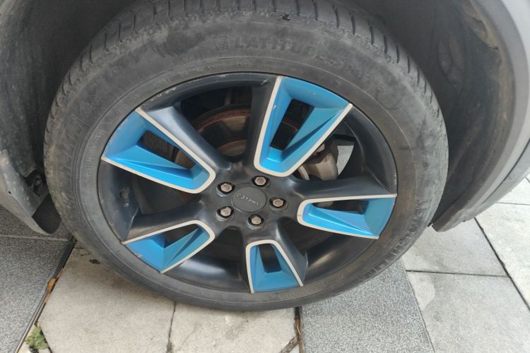 领克01 2017款 2.0T 两驱耀Pro版车身外观10