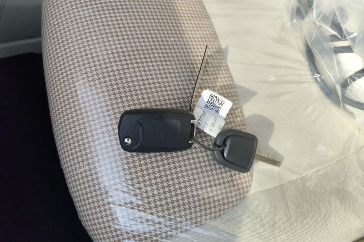 五菱汽车 宏光MINIEV 2024款 第三代 215km 青春版中控内饰11