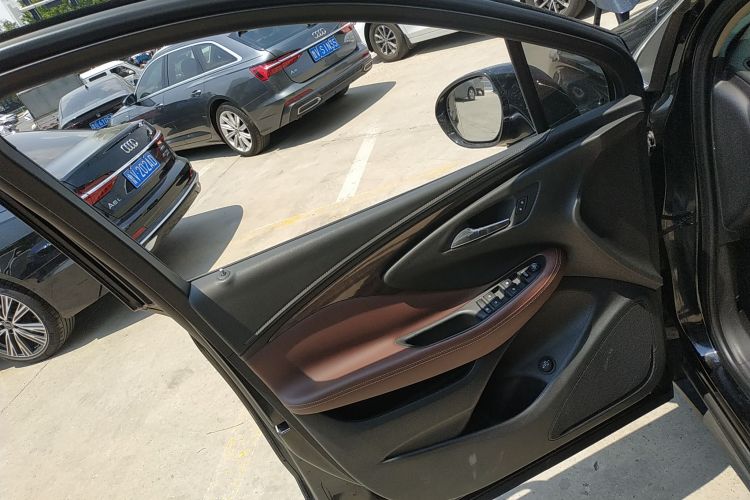 别克 昂科威 2017款 28T 四驱精英型中控内饰47